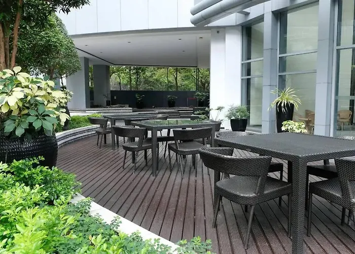 Marina- Avant Bgc Parking W Fee